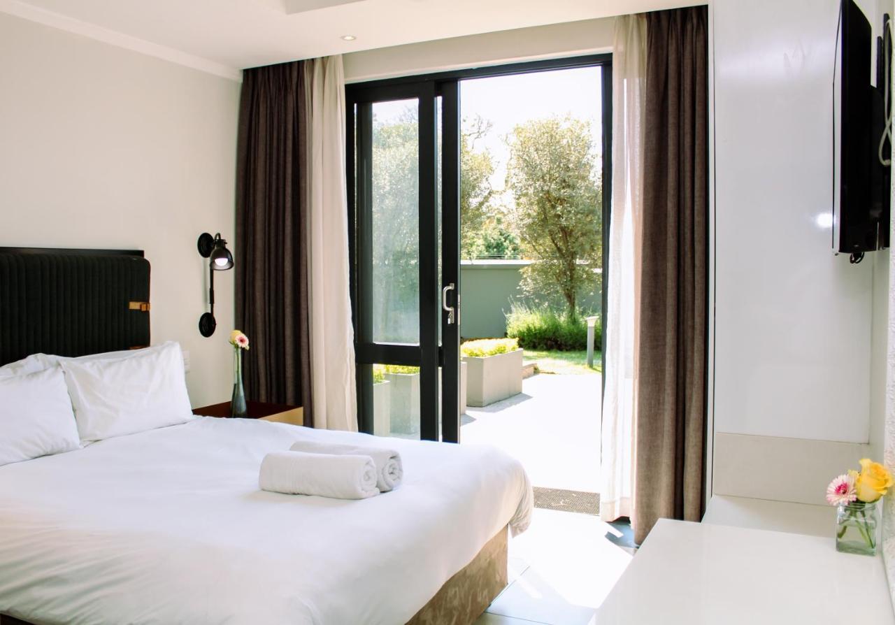 The Max Hotel Sandton Joanesburgo Exterior foto