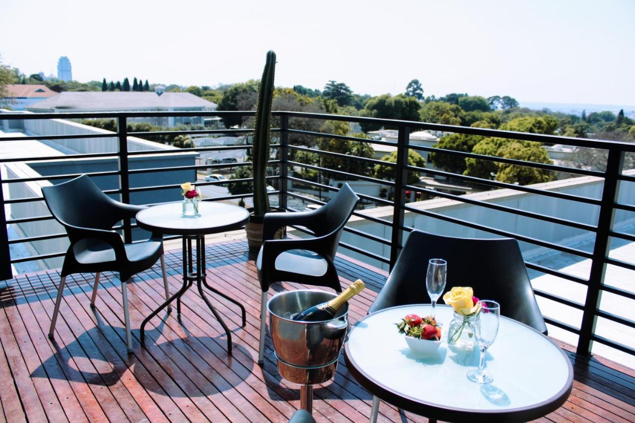 The Max Hotel Sandton Joanesburgo Exterior foto
